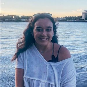 Meet your Posher, Abby